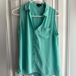 The Limited Sleeveless blouse